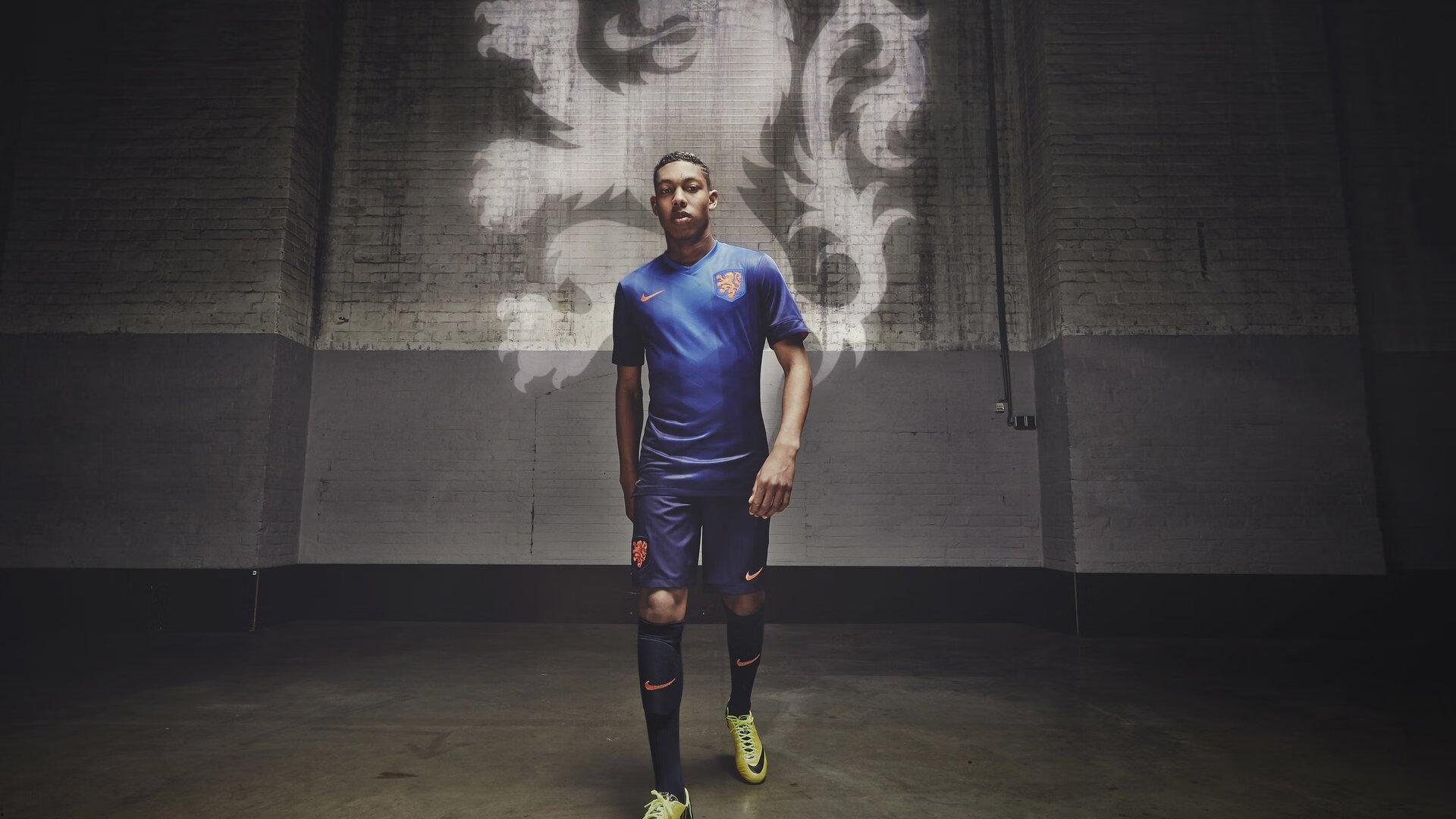 曼城未来之门锁定，特拉福德签约至2030年，延长选项开启新篇章