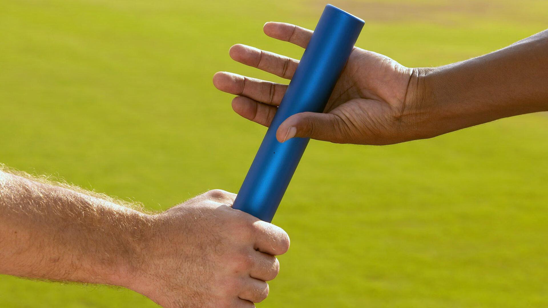 曼联主帅更迭潮,四天内三位前掌舵人黯然离任,俱乐部改革之路何去何从?